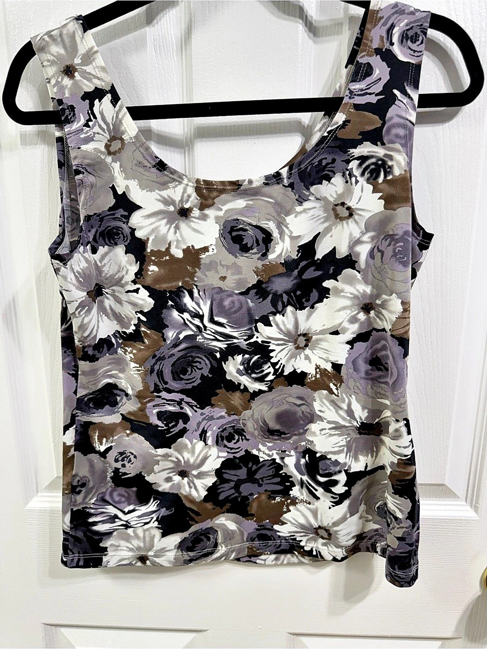 Nicole Floral Tank Top in Gray & Purple Size Medium